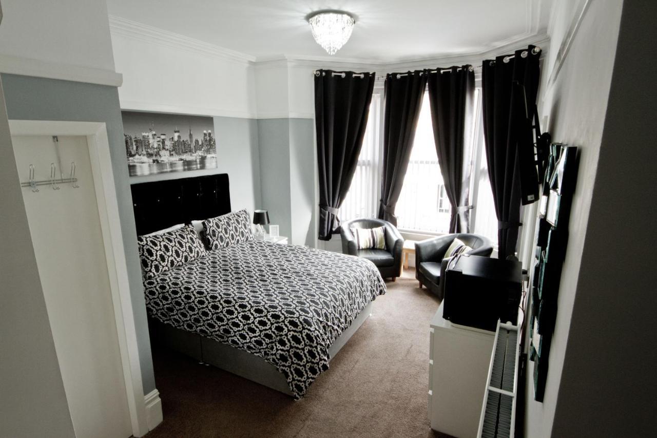 Rossall House , For Families & Couples Blackpool Eksteriør billede
