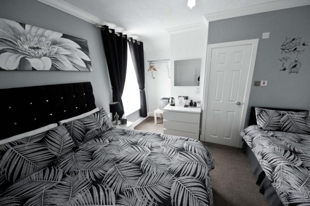 Rossall House , For Families & Couples Blackpool Eksteriør billede