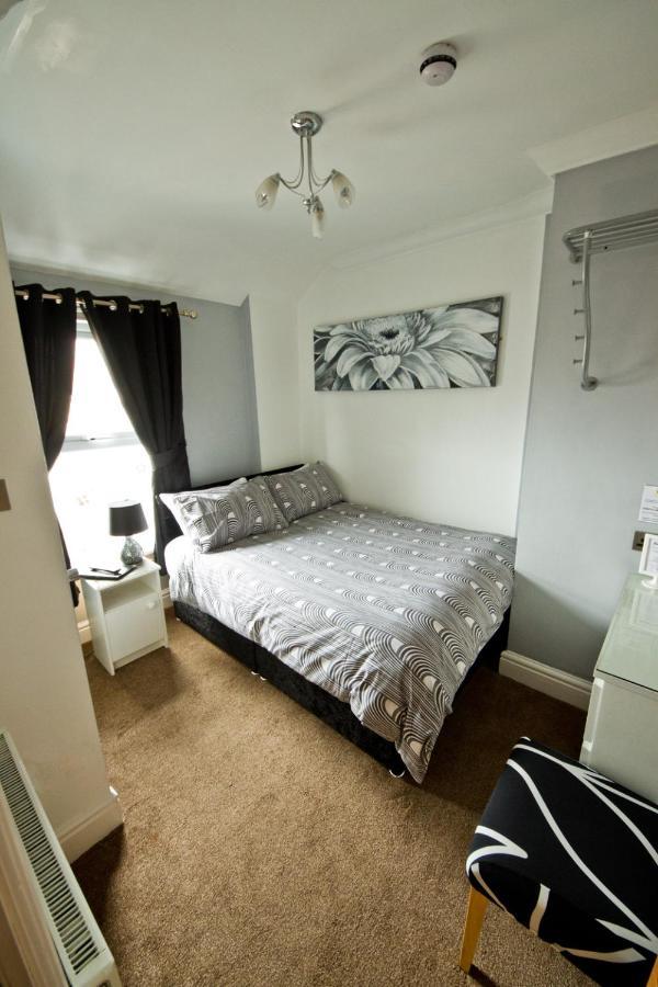 Rossall House , For Families & Couples Blackpool Eksteriør billede