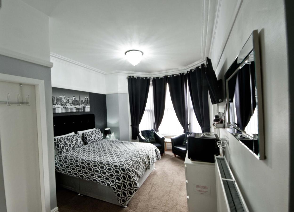 Rossall House , For Families & Couples Blackpool Eksteriør billede