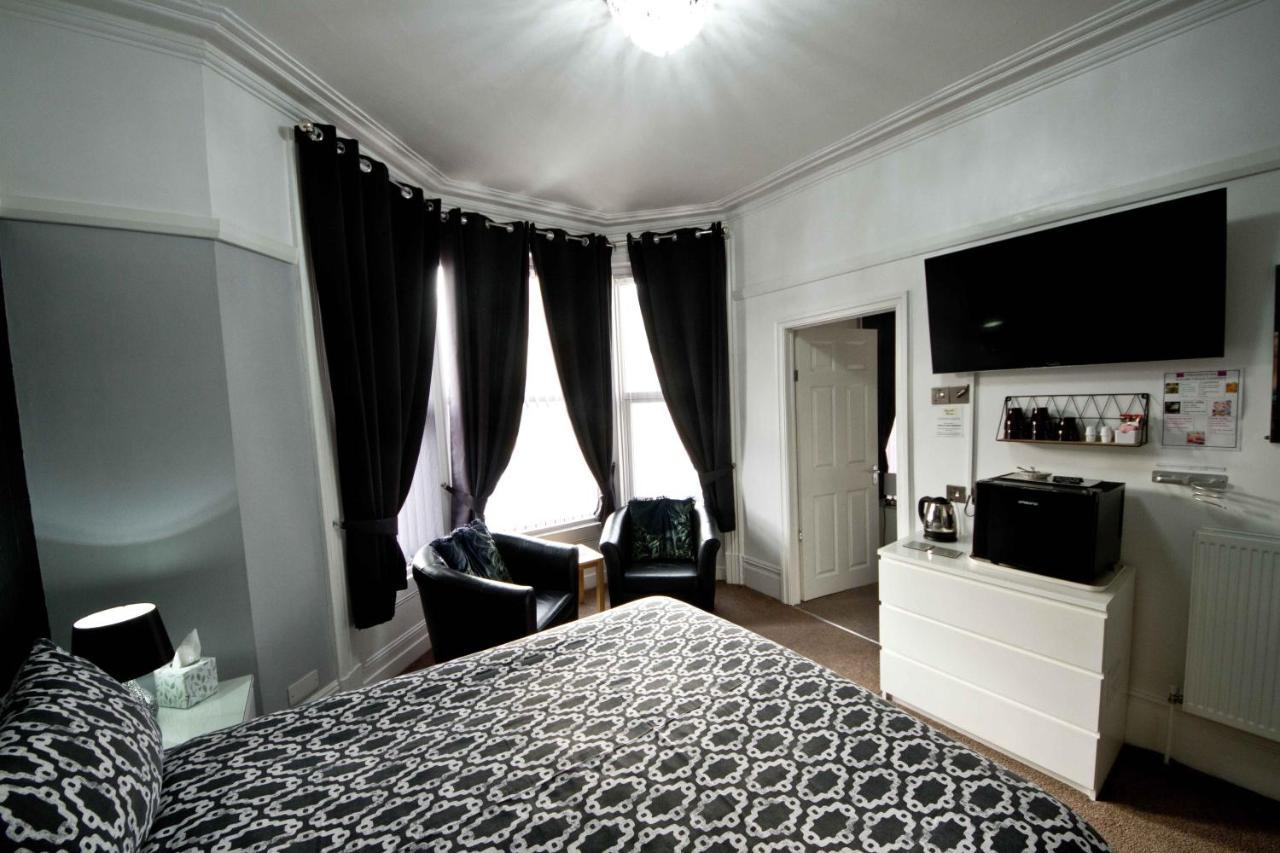 Rossall House , For Families & Couples Blackpool Eksteriør billede