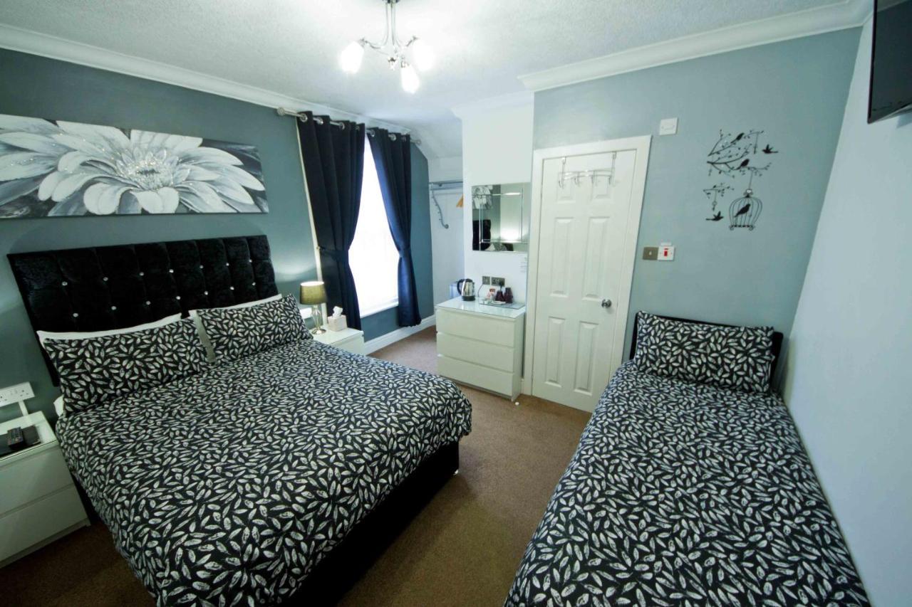 Rossall House , For Families & Couples Blackpool Eksteriør billede