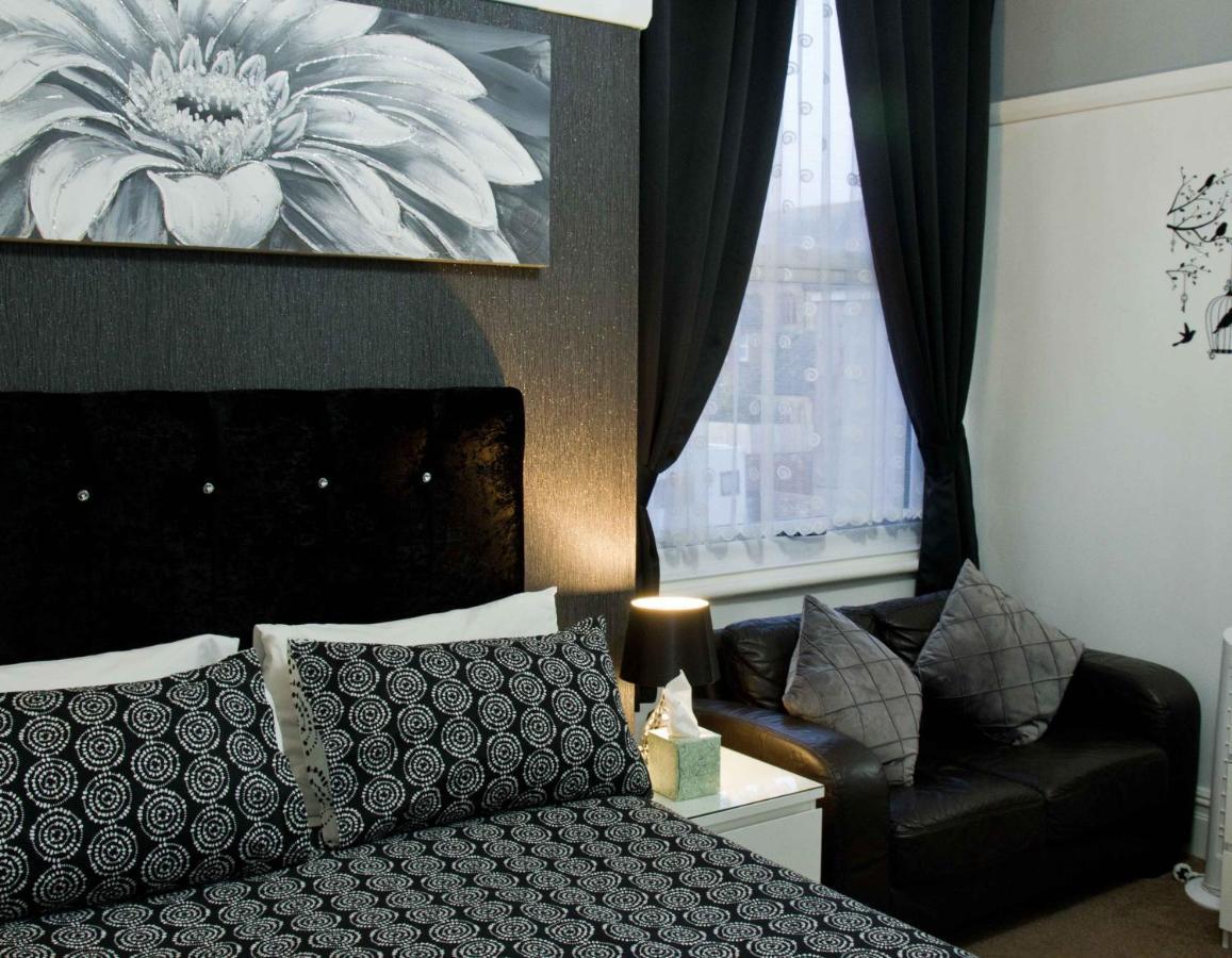 Rossall House , For Families & Couples Blackpool Eksteriør billede