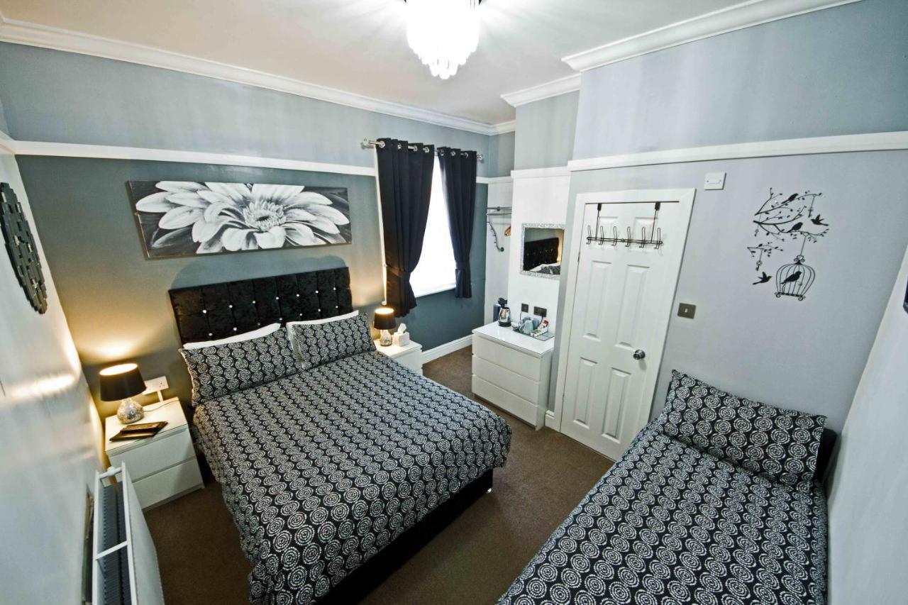 Rossall House , For Families & Couples Blackpool Eksteriør billede
